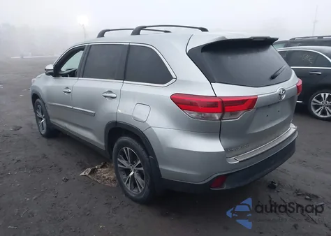 2019 Toyota Highlander Le z USA, uszkodzony, nr VIN 5TDBZRFH6KS928637